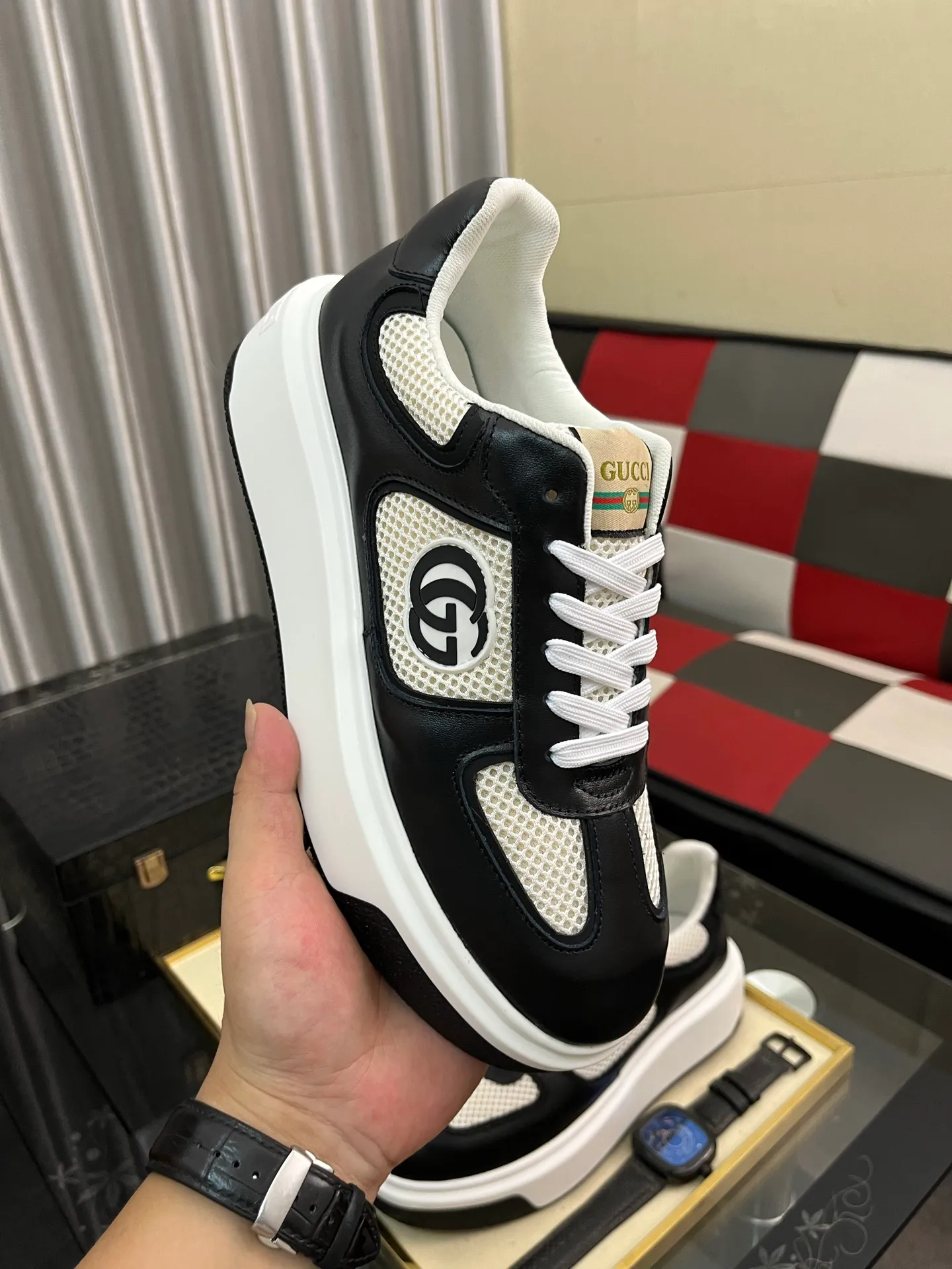 Men's Men's Shoes 💰458⌚️⌚️ [Gucci·Gucci] Original quality. ~ Unique modern style sneakers. 🏃A must-have casual shoe for trendy men😍😍 Original brand imported from Italy, imported original leather, sheep lining (refuses to discolor and grind feet) Sole: Original sole provided by the original factory, French lazy style design ⚠️Fit to the feet, original quality, super comfortable original sole. Just like shooting the real thing 🎬The real thing is better Code number: 38-442️⃣Colors available
